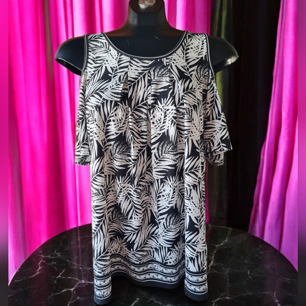 MAX STUDIO Cold Shoulder Leaf Print Pleated Flowy Top Sz M